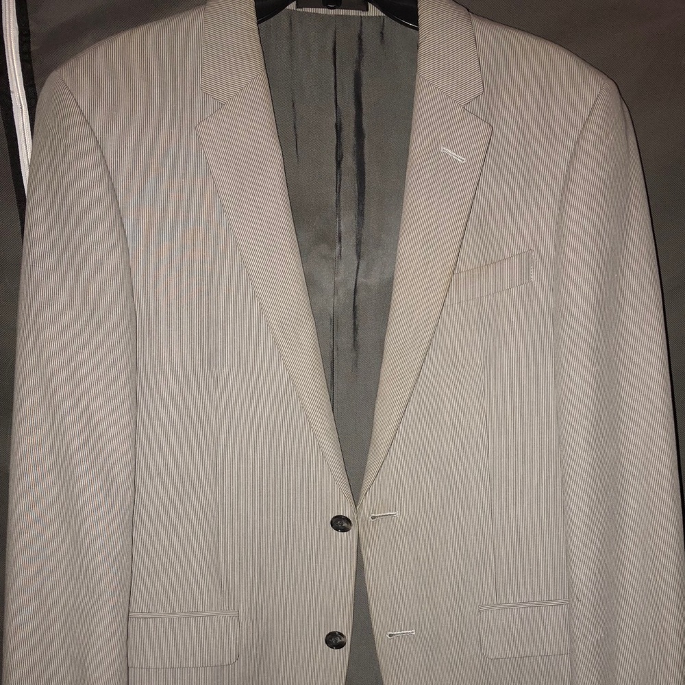 Kenneth Cole 38R 33/32 Stripped Suit